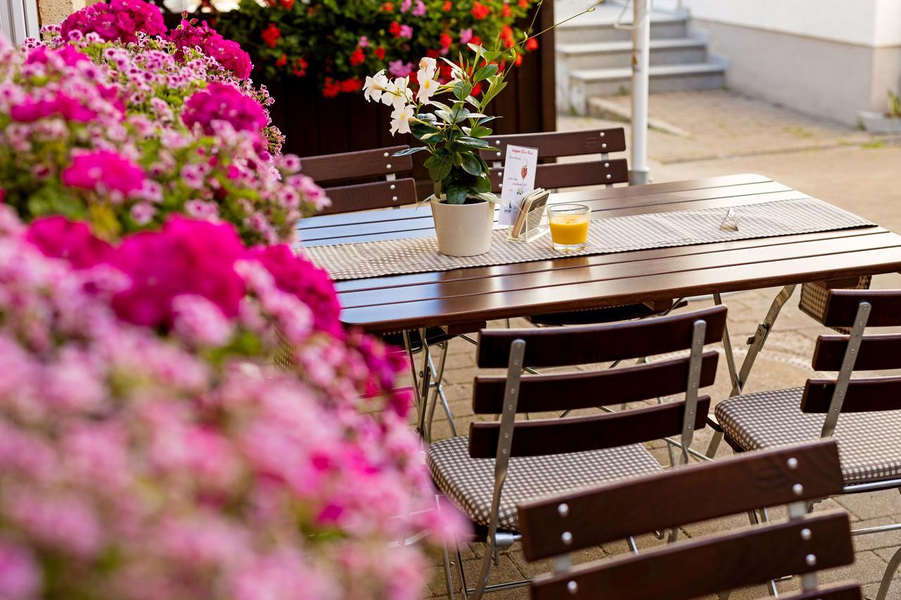 Gasthof - Hotel Zum Ochsen Gmbh Berghulen Eksteriør billede